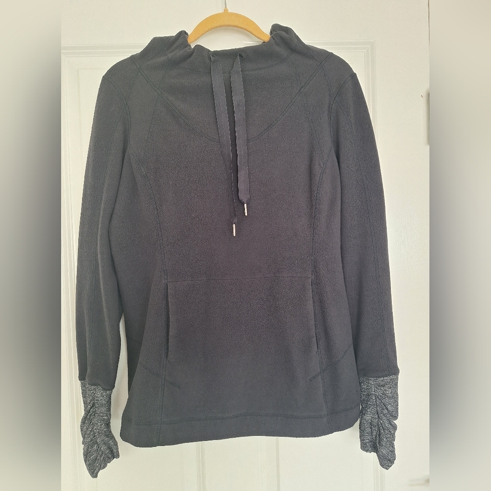 lululemon Women's‎ Black Hoodie with Gray Accents